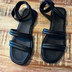 A New Day Ottie ankle strap sandals